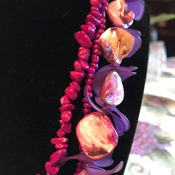 BEAD AND SHELL PURPLE TONES NECKLACE AND BRACELET - Picture 10 of 15